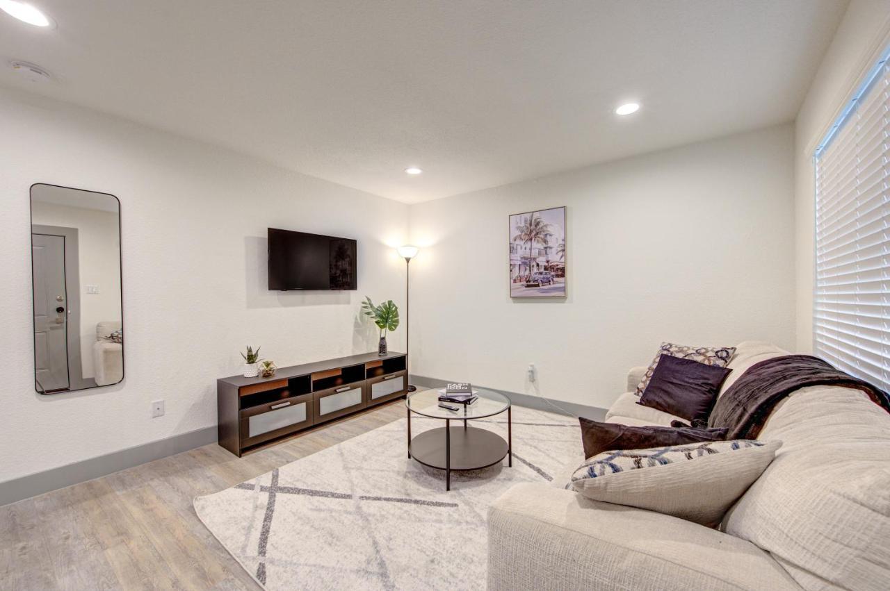 Trendy Midtown Apt, Walk To Shops & Sites, Pets Ok 휴스턴 외부 사진