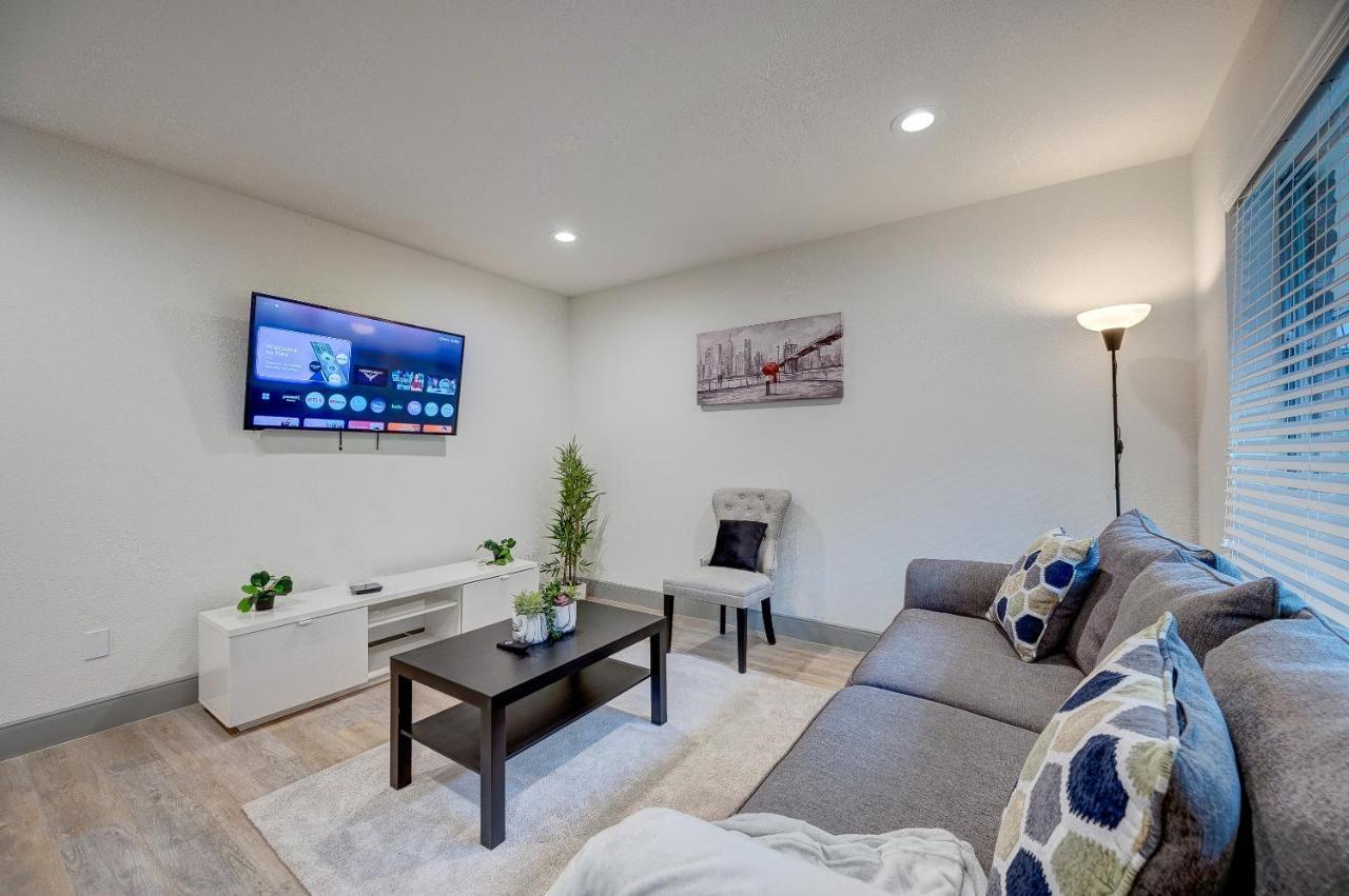 Trendy Midtown Apt, Walk To Shops & Sites, Pets Ok 휴스턴 외부 사진