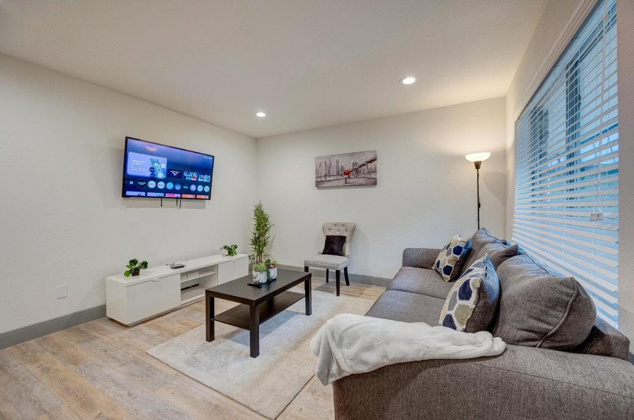 Trendy Midtown Apt, Walk To Shops & Sites, Pets Ok 휴스턴 외부 사진